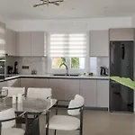 Ninemia Seaview By Estia * פראמה