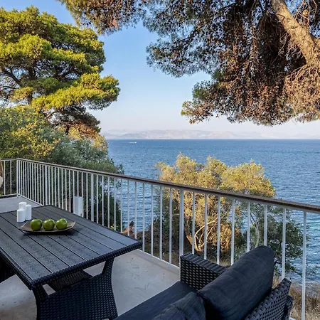 Ninemia Seaview By Estia Βίλα Πέραμα